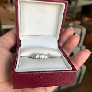 0.38 Ct diamond wedding/engagement/diamond ring